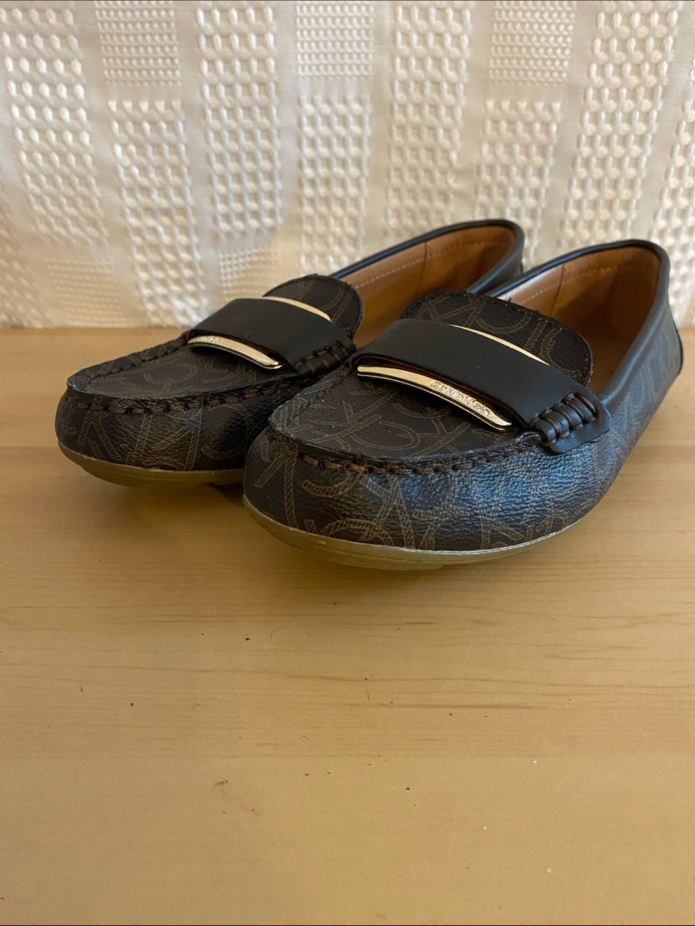 Calvin Klein Leonie signature loafers slip on  Women's brown size 8
